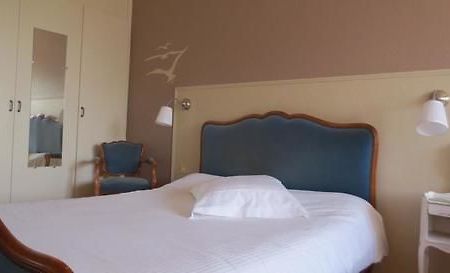 Logis L'Auberge Du Gros Silly-sur-Nied Esterno foto