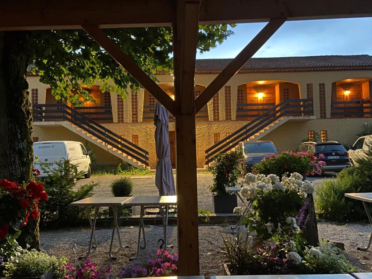 Logis L'Auberge Du Gros Silly-sur-Nied Esterno foto