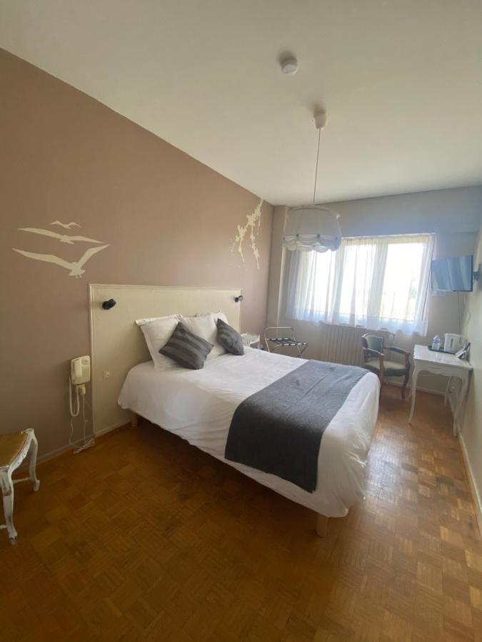 Logis L'Auberge Du Gros Silly-sur-Nied Esterno foto