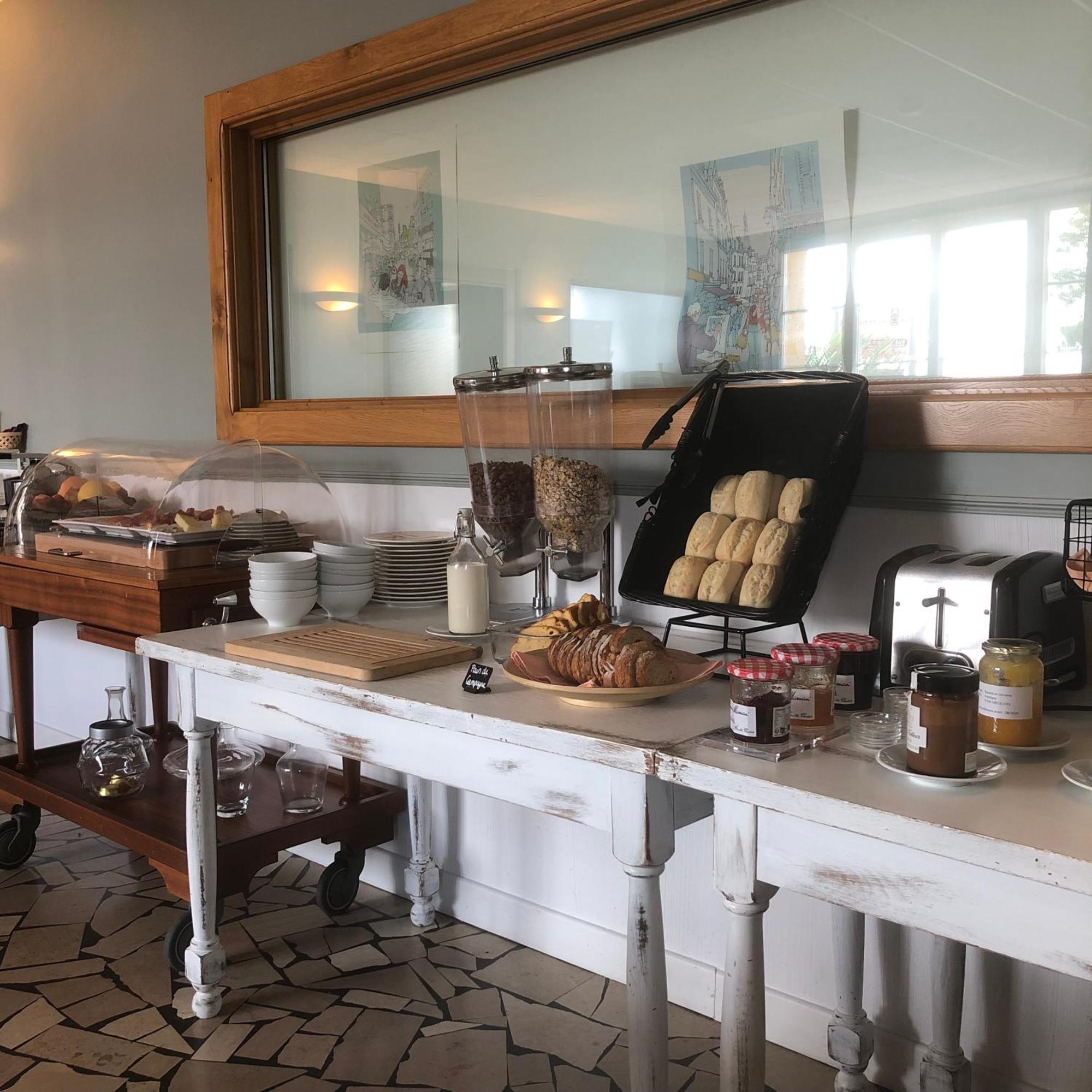 Logis L'Auberge Du Gros Silly-sur-Nied Esterno foto