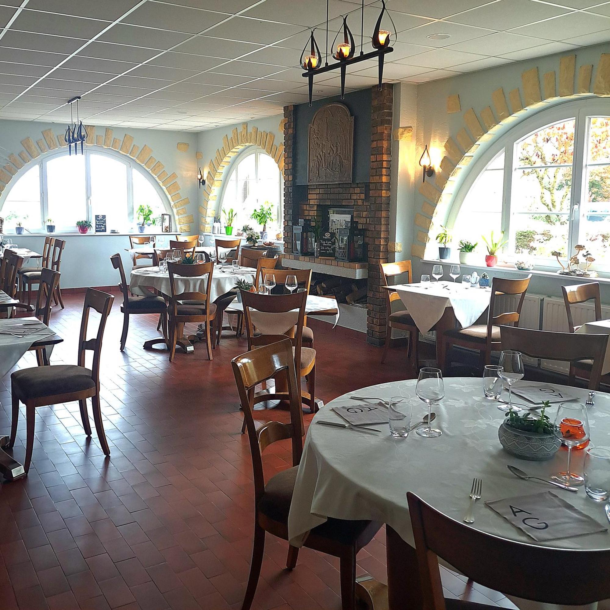 Logis L'Auberge Du Gros Silly-sur-Nied Esterno foto