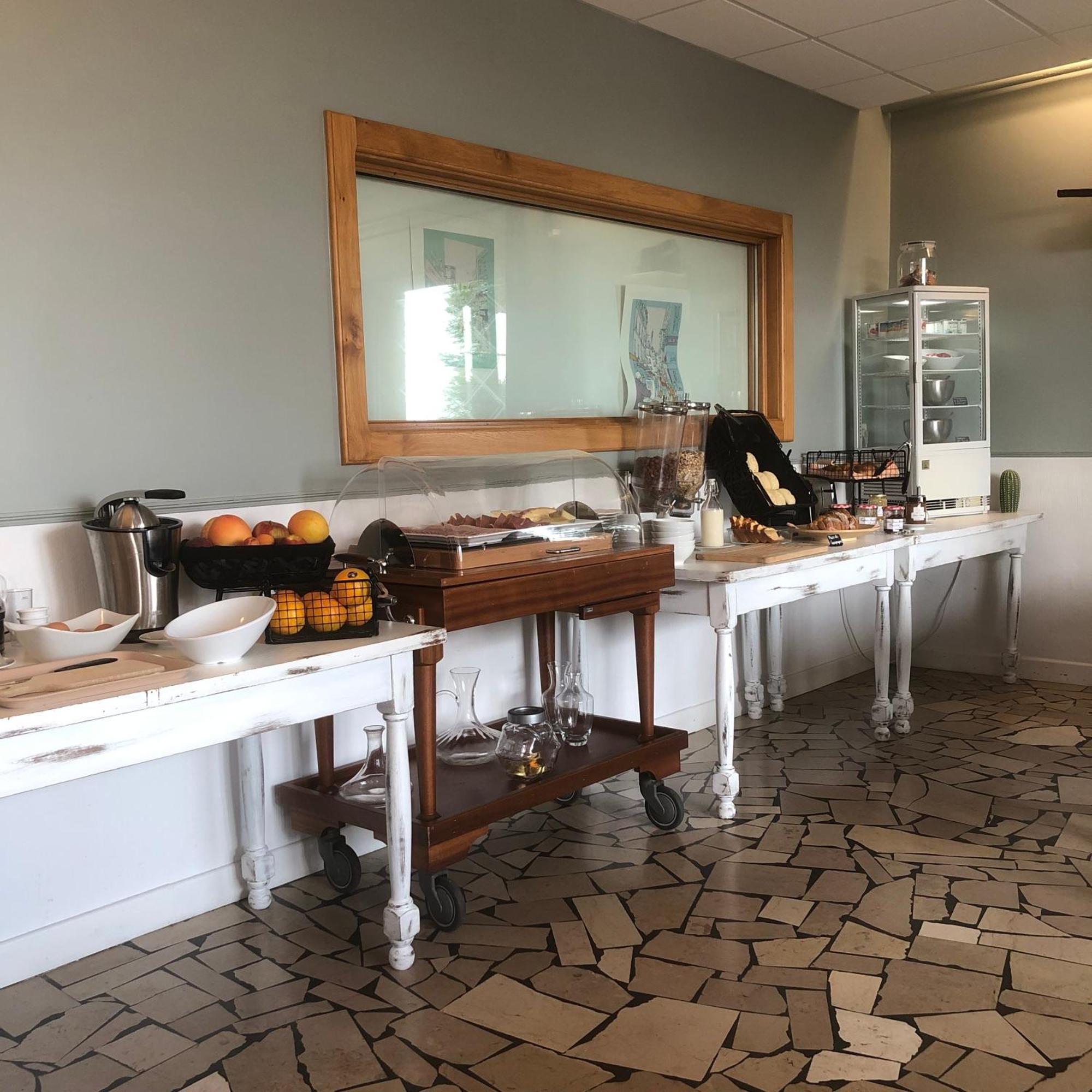 Logis L'Auberge Du Gros Silly-sur-Nied Esterno foto