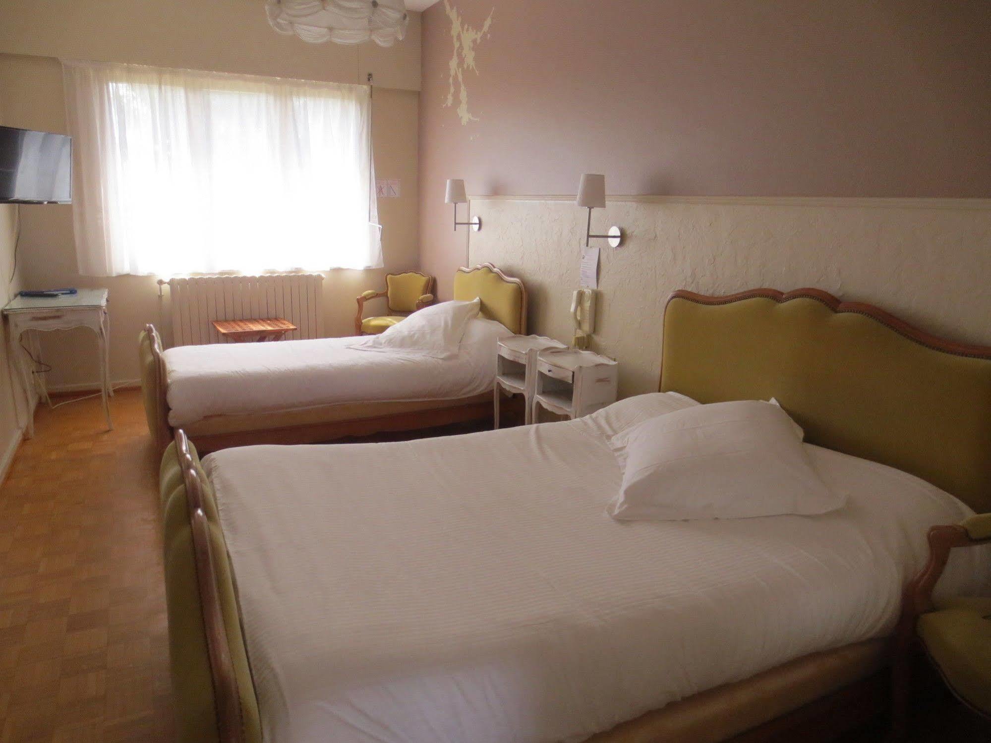 Logis L'Auberge Du Gros Silly-sur-Nied Esterno foto