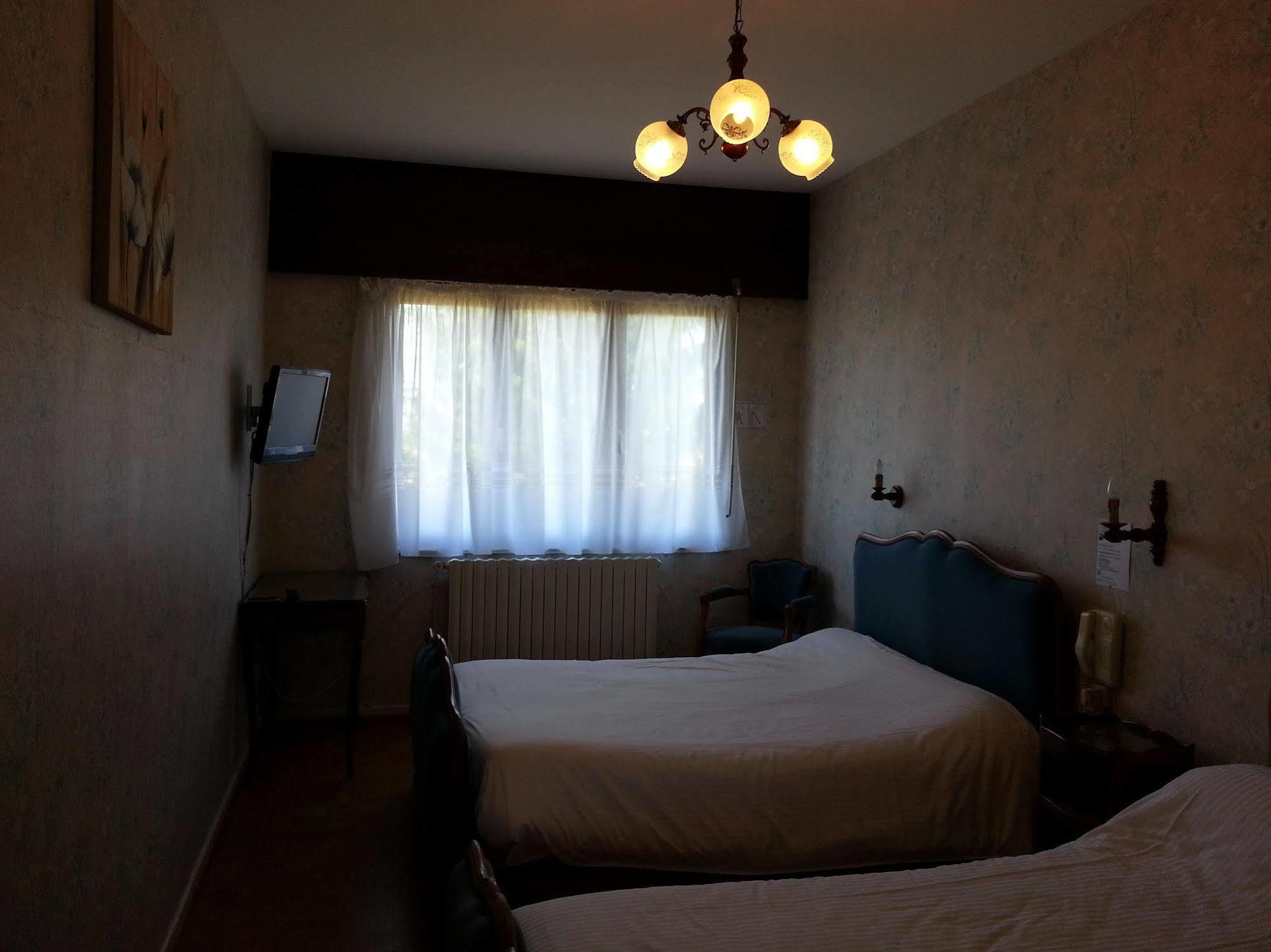 Logis L'Auberge Du Gros Silly-sur-Nied Esterno foto