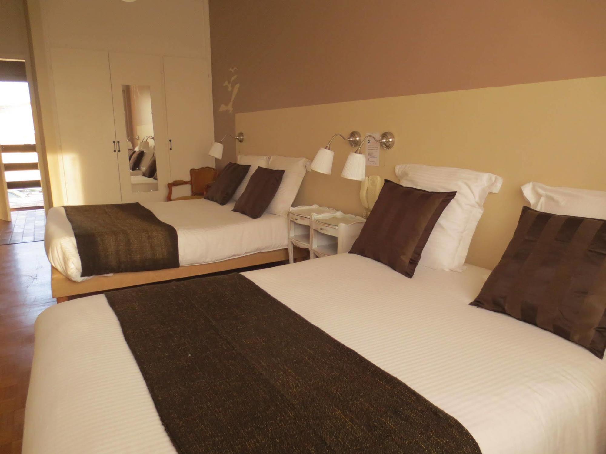 Logis L'Auberge Du Gros Silly-sur-Nied Esterno foto
