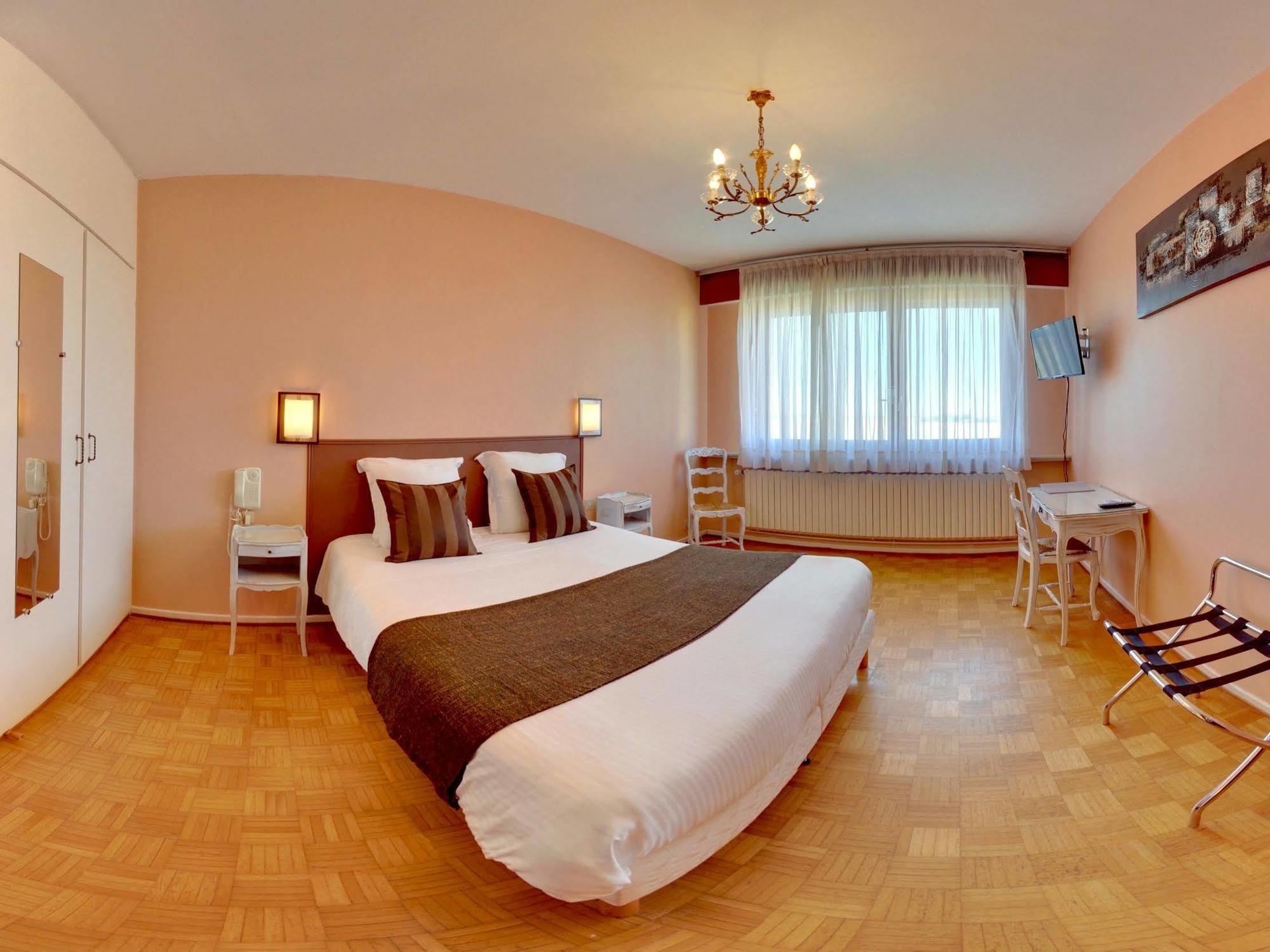 Logis L'Auberge Du Gros Silly-sur-Nied Esterno foto