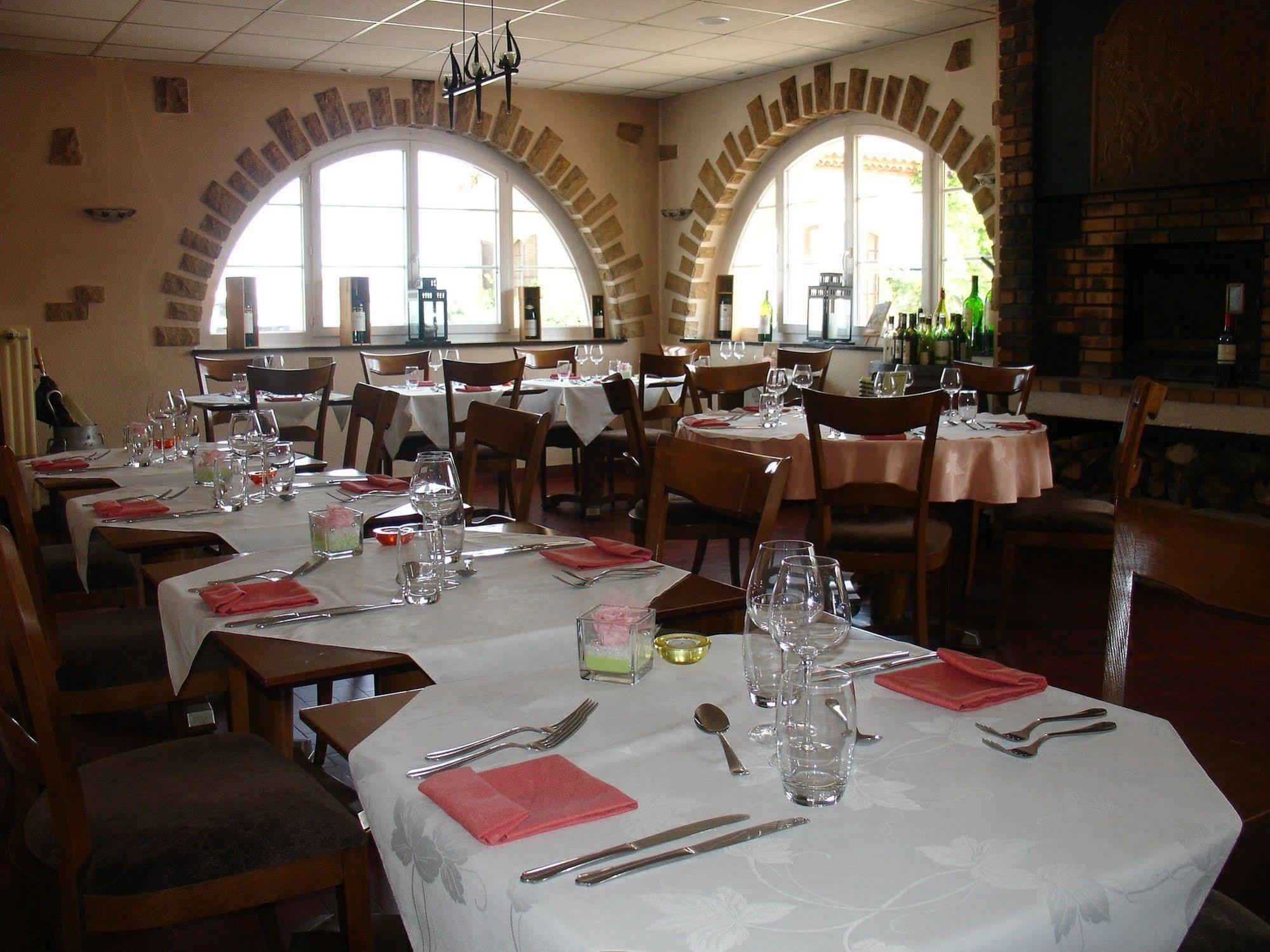 Logis L'Auberge Du Gros Silly-sur-Nied Esterno foto